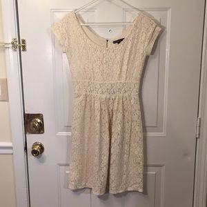 Banana republic mad men cream lace dress size 2